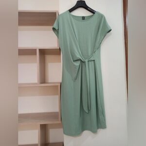 Elegant Green Tie-Front Dress